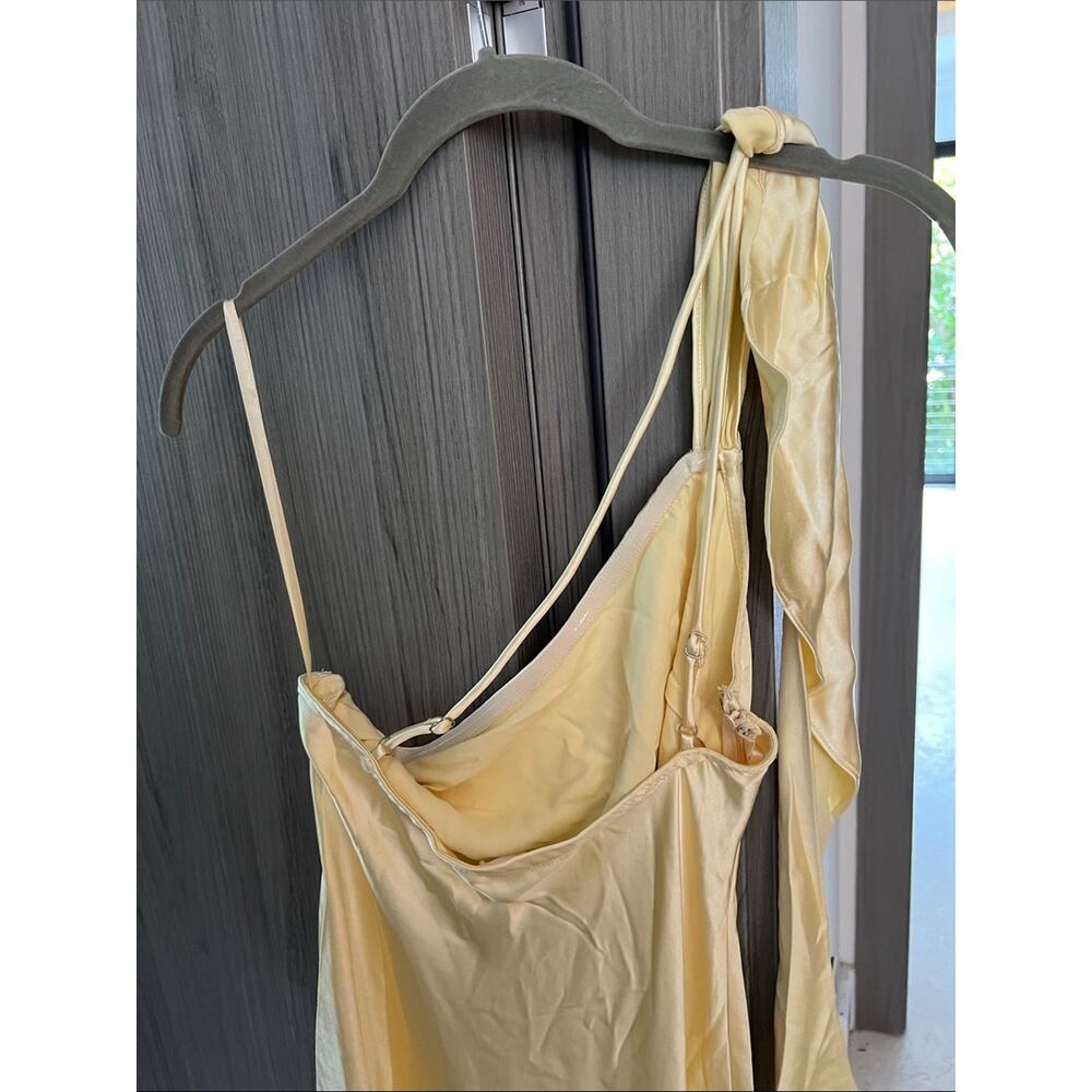 NEW! REVOLVE Australia SHOWPO Her Comes the Sun Celix satin maxi dress US M - Picture 10 of 11